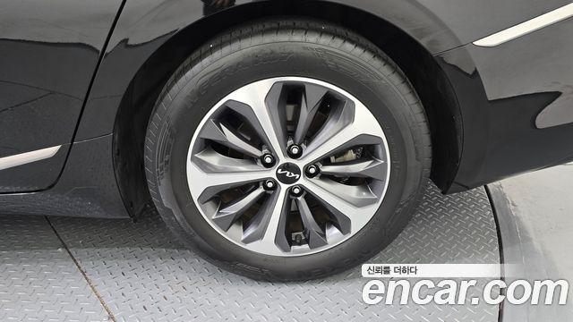 Kia K8 Hybrid Noblesse Lite 2022 — фото 21