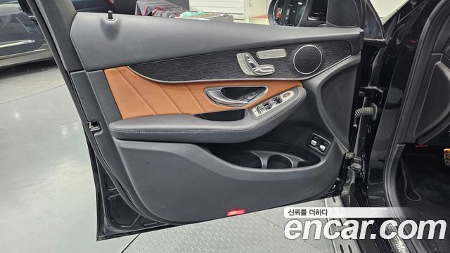 Mercedes-Benz GLC-Class (X253) GLC300e 4MATIC Coupe 2021 — фото 24