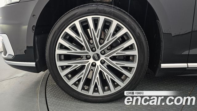 Audi A8 (D5) 60 TFSI Quattro LWB 2021 — фото 5