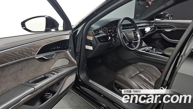 Audi A8 (D5) 60 TFSI Quattro LWB 2021 — фото 11