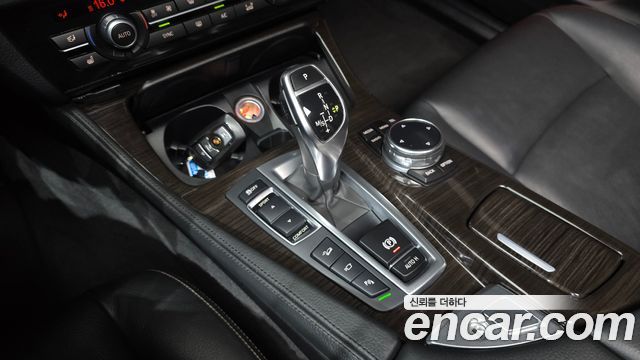 BMW 5 Series (F10) 528i xDrive Luxury 2014 — фото 9