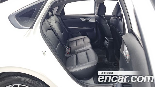 Kia K3 (II) 1.6 Prestige 2022 — фото 16