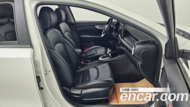 Kia K3 (II) 1.6 Prestige 2022 — фото 26