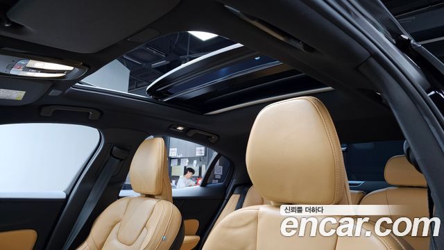 Volvo S60 (III) B5 Ultra Bright 2025 — фото 16