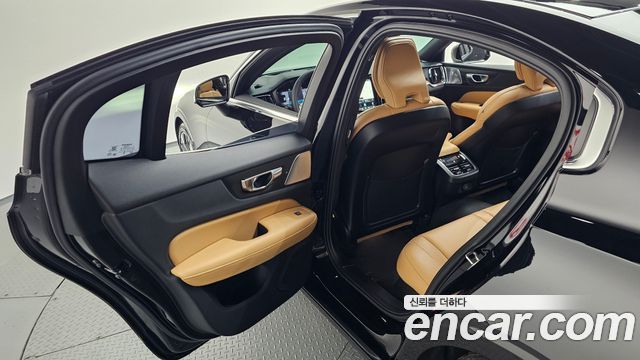 Volvo S60 (III) B5 Ultra Bright 2025 — фото 20