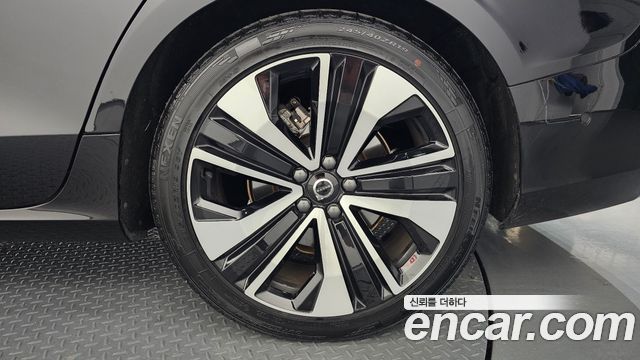Volvo S60 (III) B5 Ultra Bright 2025 — фото 21