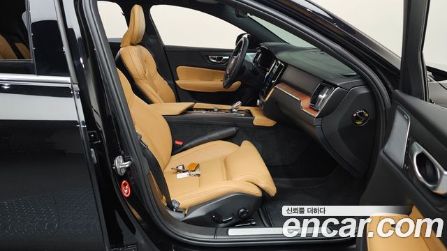 Volvo S60 (III) B5 Ultra Bright 2025 — фото 26