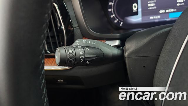 Volvo S60 (III) B5 Ultra Bright 2025 — фото 30