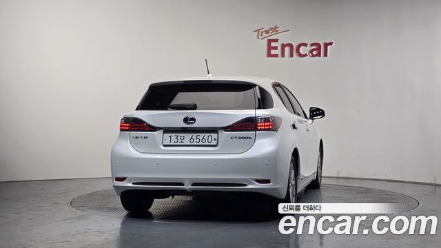 Lexus CT200h 1.8 Compact Trendy ZWA10 2013 — фото 4