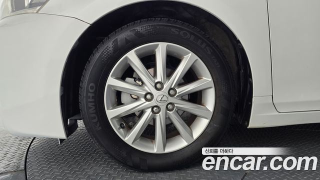 Lexus CT200h 1.8 Compact Trendy ZWA10 2013 — фото 5