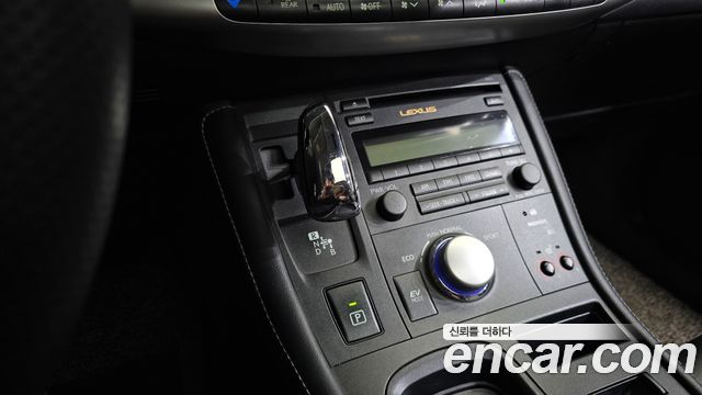 Lexus CT200h 1.8 Compact Trendy ZWA10 2013 — фото 9