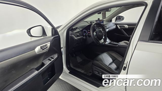 Lexus CT200h 1.8 Compact Trendy ZWA10 2013 — фото 10