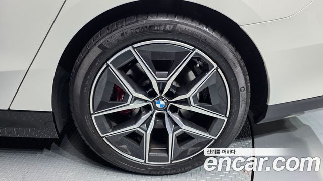 BMW 5 Series (G60) 520i Special Edition 2025 — фото 21