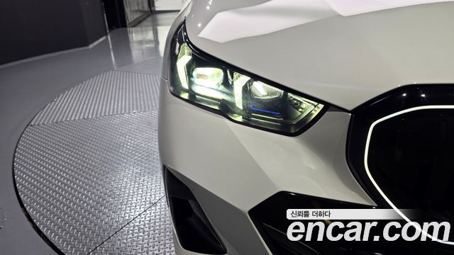 BMW 5 Series (G60) 520i Special Edition 2025 — фото 22