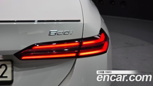BMW 5 Series (G60) 520i Special Edition 2025 — фото 23