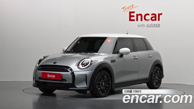 MINI Cooper 5Door Classic Third Generation 2024 — фото 1