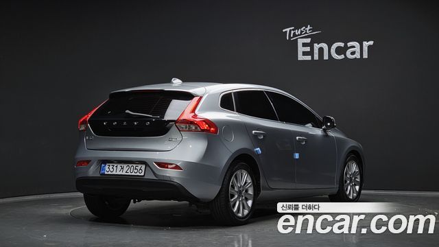 Volvo V40 D2 2nd 2015 — фото 2