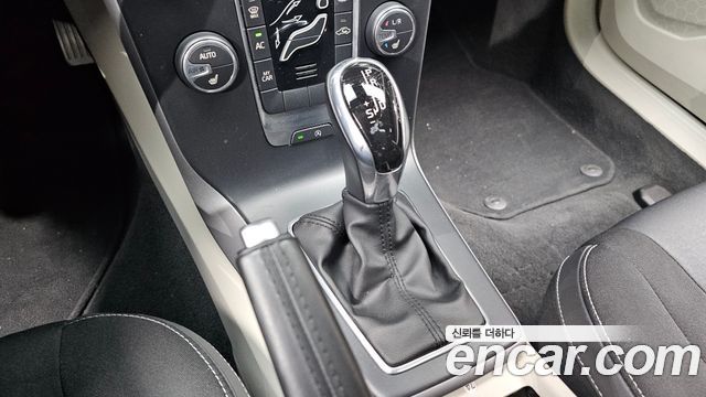 Volvo V40 D2 2nd 2015 — фото 9