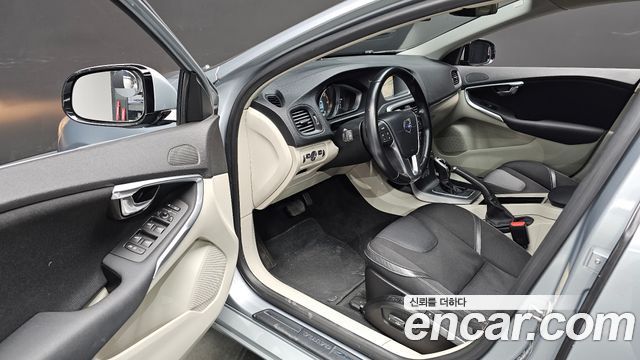 Volvo V40 D2 2nd 2015 — фото 12