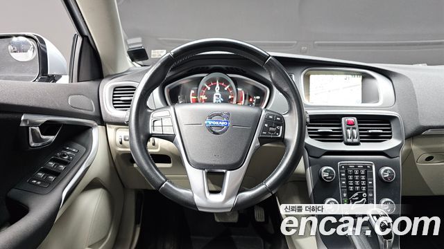 Volvo V40 D2 2nd 2015 — фото 13