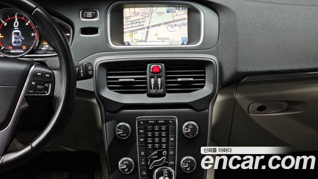 Volvo V40 D2 2nd 2015 — фото 14