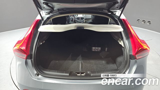 Volvo V40 D2 2nd 2015 — фото 20