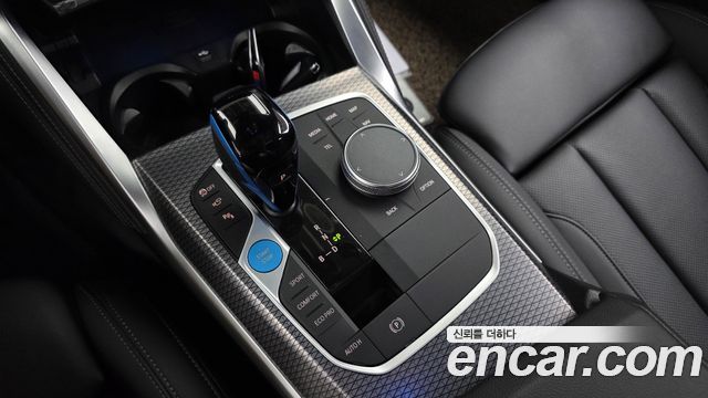 BMW i4 eDrive40 M Sports 2022 — фото 9