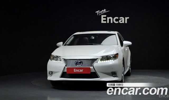 Lexus ES300h Supreme XV60