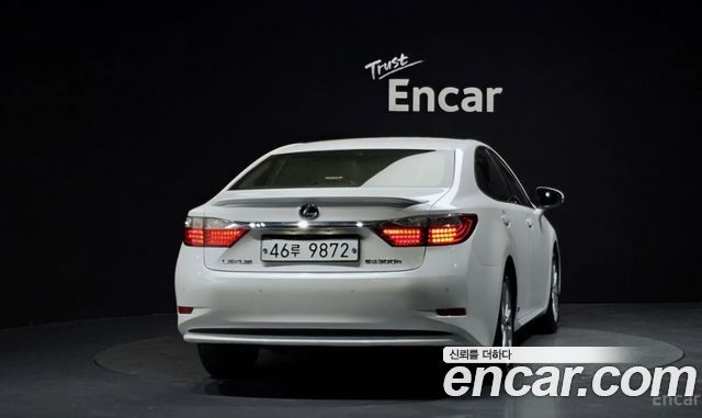 Lexus ES300h Supreme XV60 2013 — фото 3