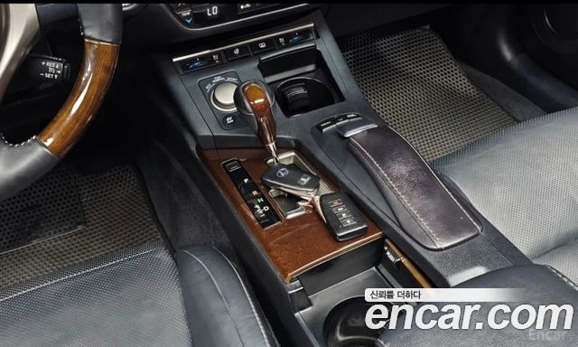 Lexus ES300h Supreme XV60 2013 — фото 8