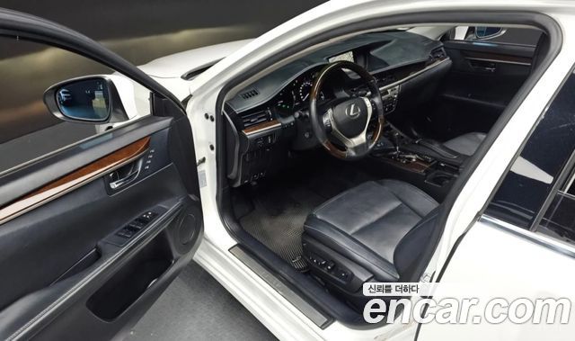 Lexus ES300h Supreme XV60 2013 — фото 9