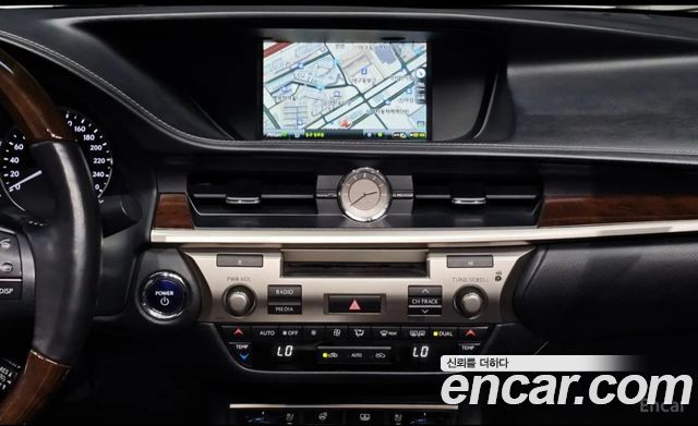 Lexus ES300h Supreme XV60 2013 — фото 18