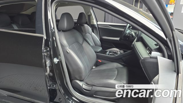 Kia K5 (III) 2.0 Prestige 2022 — фото 32