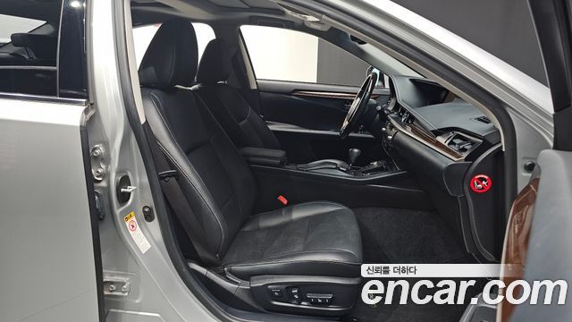 Lexus ES350 Executive XV60 2015 — фото 10