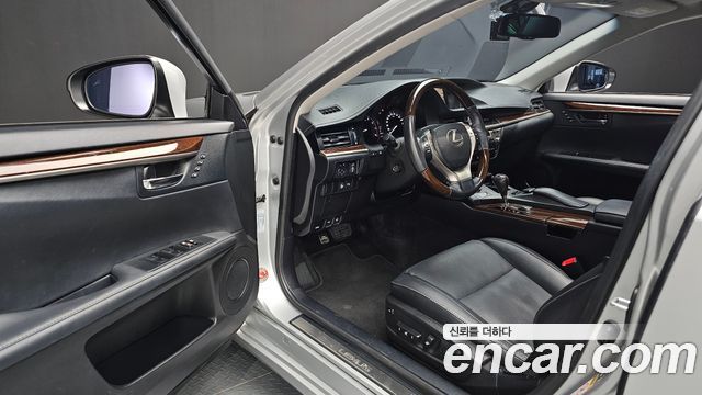 Lexus ES350 Executive XV60 2015 — фото 11