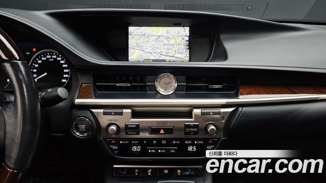 Lexus ES350 Executive XV60 2015 — фото 14