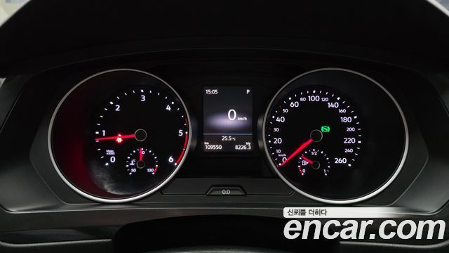Volkswagen Tiguan (II) 2.0 TDI Premium 2018 — фото 8
