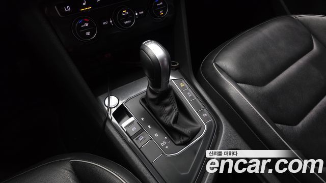 Volkswagen Tiguan (II) 2.0 TDI Premium 2018 — фото 9