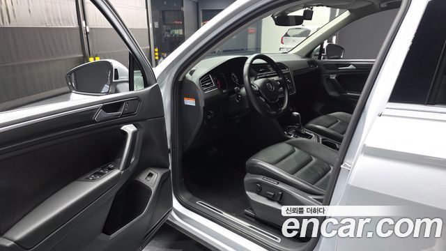 Volkswagen Tiguan (II) 2.0 TDI Premium 2018 — фото 10