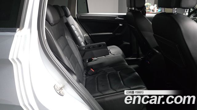 Volkswagen Tiguan (II) 2.0 TDI Premium 2018 — фото 12
