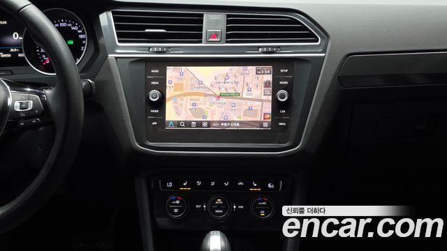 Volkswagen Tiguan (II) 2.0 TDI Premium 2018 — фото 14