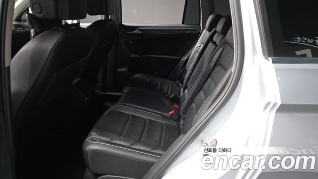 Volkswagen Tiguan (II) 2.0 TDI Premium 2018 — фото 26