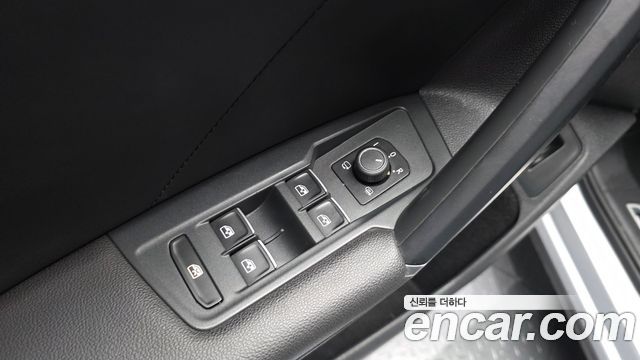 Volkswagen Tiguan (II) 2.0 TDI Premium 2018 — фото 29