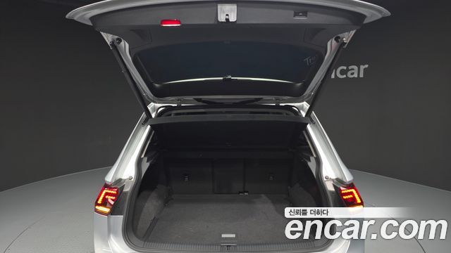 Volkswagen Tiguan (II) 2.0 TDI Premium 2018 — фото 33