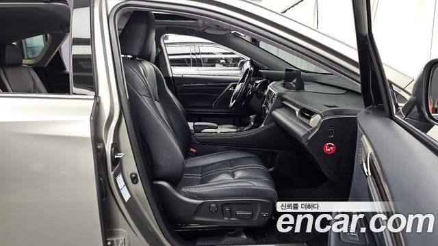 Lexus RX450hL (IV) Executive 2020 — фото 15