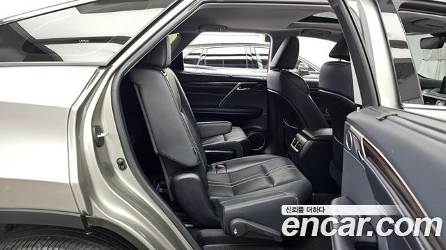 Lexus RX450hL (IV) Executive 2020 — фото 16