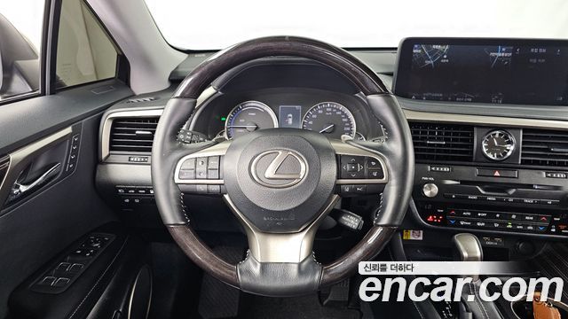 Lexus RX450hL (IV) Executive 2020 — фото 17