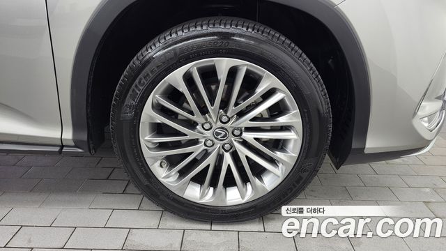 Lexus RX450hL (IV) Executive 2020 — фото 27