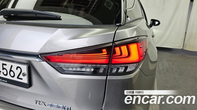 Lexus RX450hL (IV) Executive 2020 — фото 29