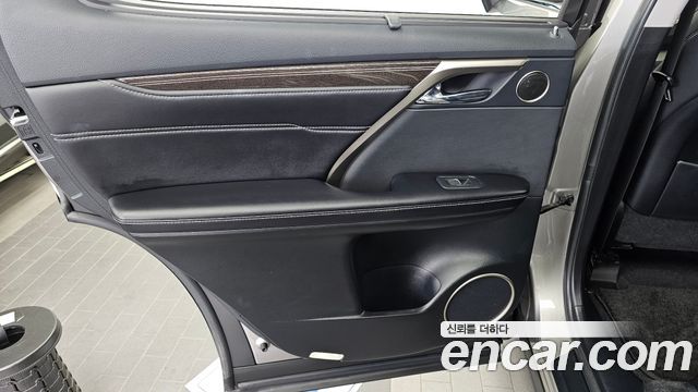 Lexus RX450hL (IV) Executive 2020 — фото 31